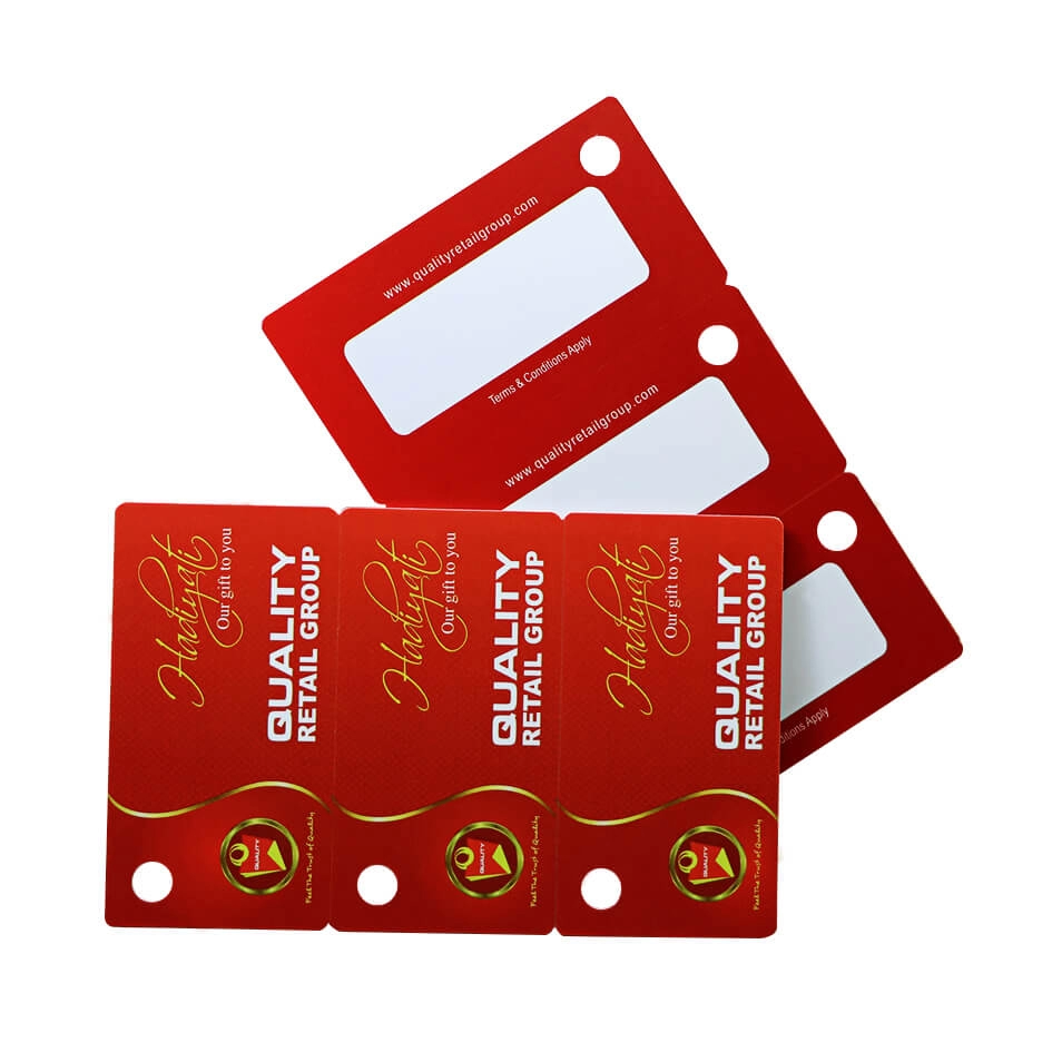 قابلة للطباعة CR80 30Mil 3Up بطاقات PVC للعلامة الرئيسية المثقوبة مسبقًا للترقية
