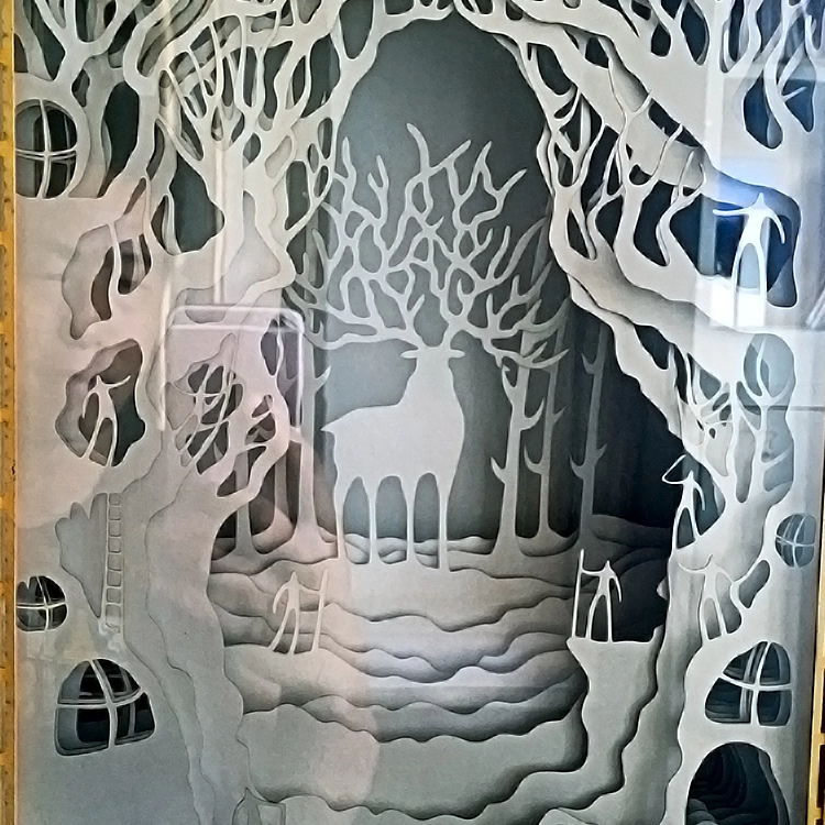 نقش نافذة خشبية عرض النحت الحيواني