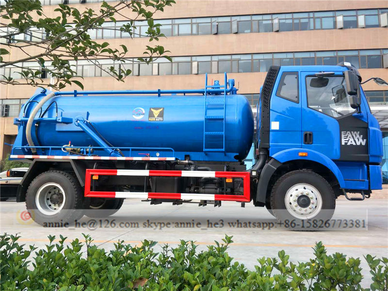 رسم شاحنة شفط مياه الصرف الصحي