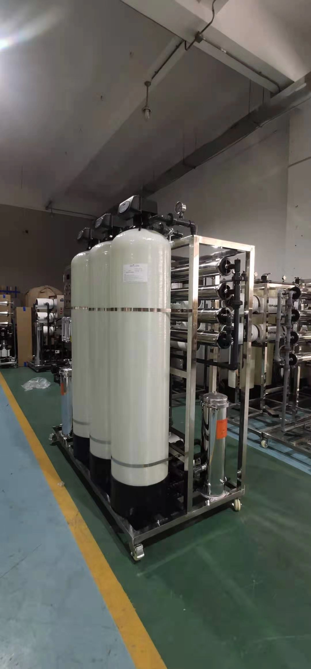 نظام معالجة المياه بالتناضح العكسي بنظام التناضح العكسي للشرب والتنقية الصناعية بنسبة 99.8٪