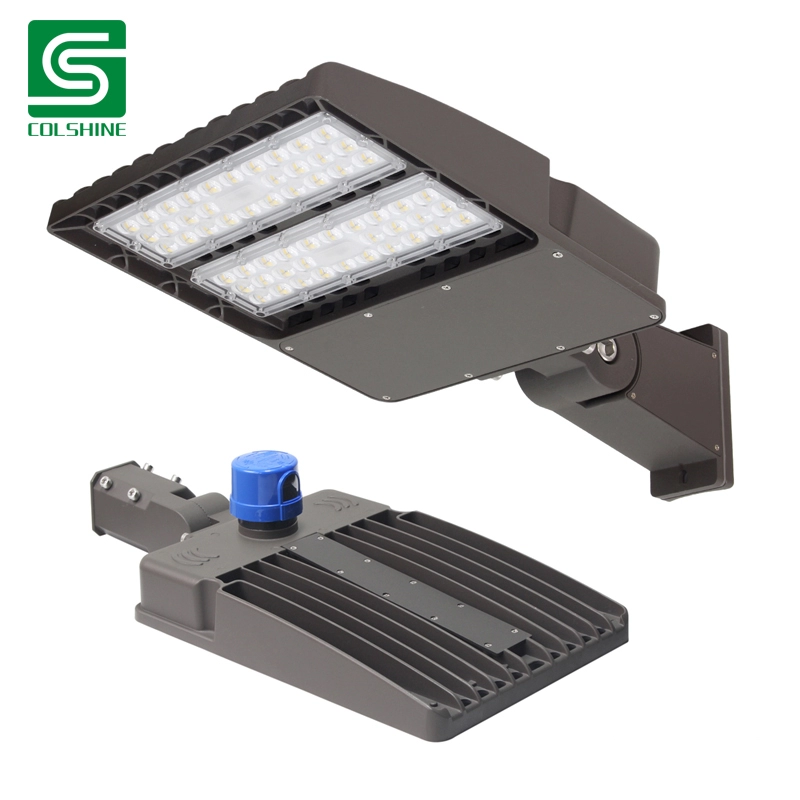 120-277V LED ساحة انتظار السيارات Shoebox Area Light مع Slipfitter Mount Type 3 Distribution 5000K