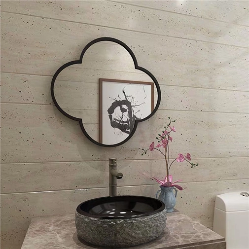 مرآة الحمام المعدنية من Plum Blossom