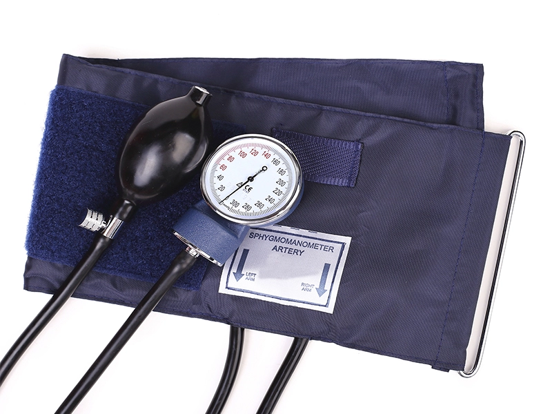 مقياس ضغط الدم اللاسائلي اليدوي المحمول من النوع الأوروبي
