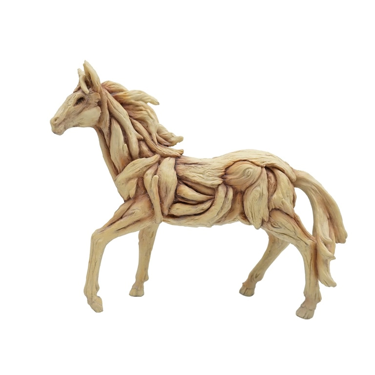 تظاهر تمثال حصان في تشطيب خشبي طاف من الراتنج الريفي