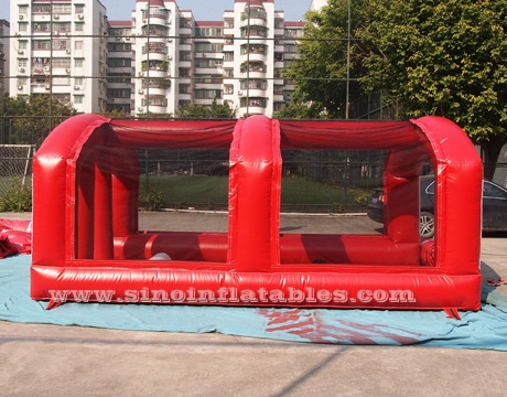 ملعب كرة قدم عملاق قابل للنفخ في الهواء الطلق مع خيمة للعب الألعاب