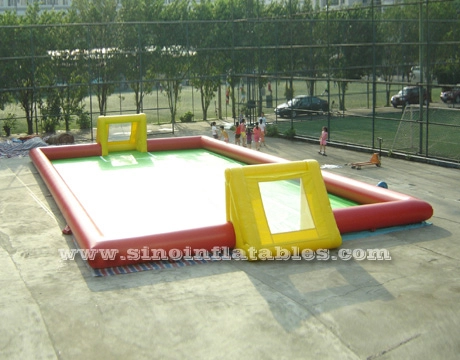 ملعب كرة قدم عملاق قابل للنفخ بطول 20 × 10 م لألعاب كرة القدم القابلة للنفخ في الهواء الطلق