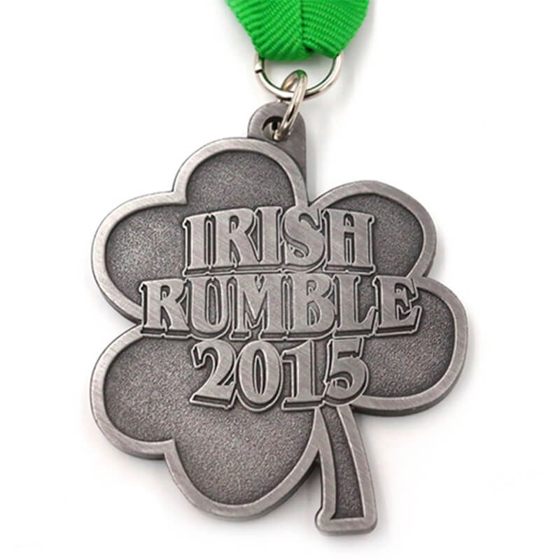 ميدالية فضية عتيقة أيرلندية مخصصة من الشركة المصنعة